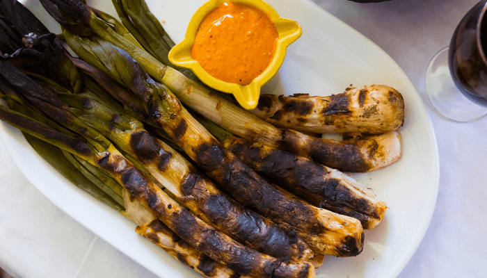 Baked calçots