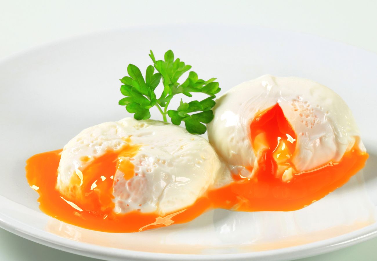 poached, poached or poached eggs with film, the best technique to cook them and their cooking time